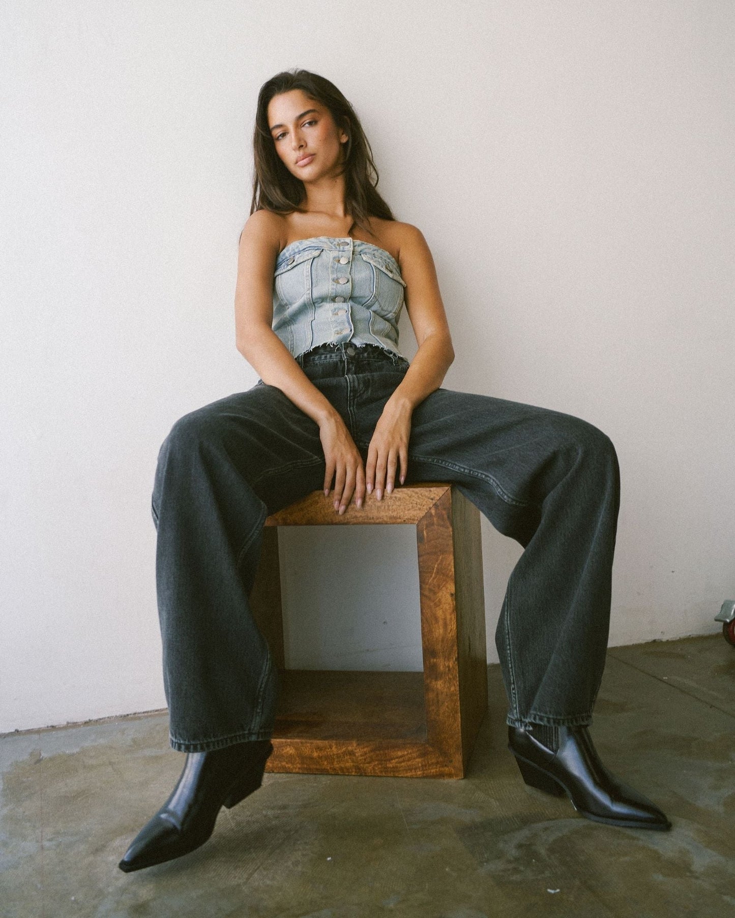 Hill Low Relaxed Jeans - Aged Black