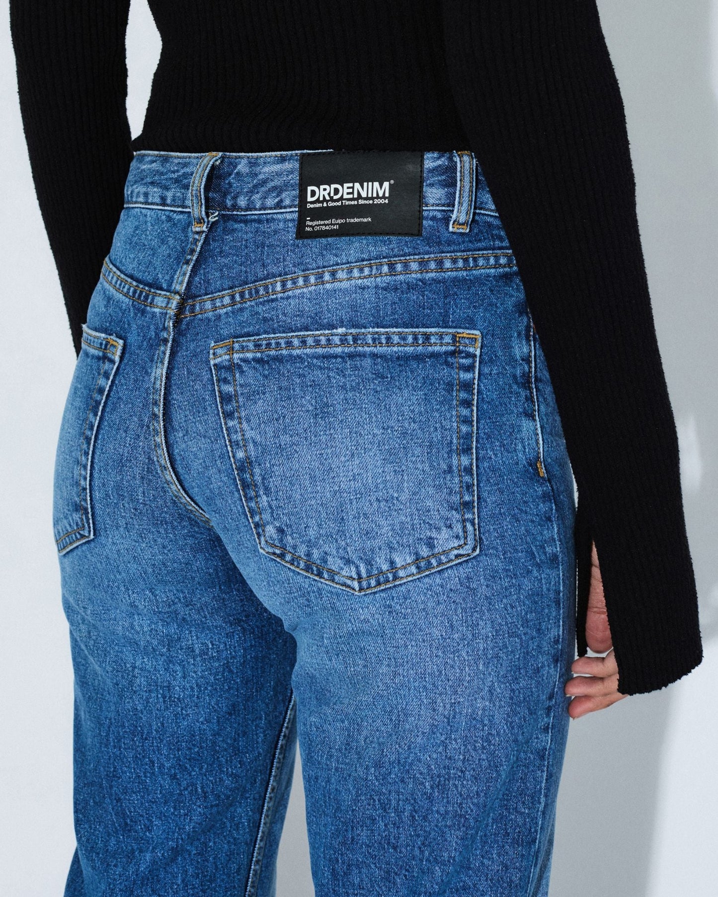 Addy Mid Straight Jeans - Bay Mid Fade