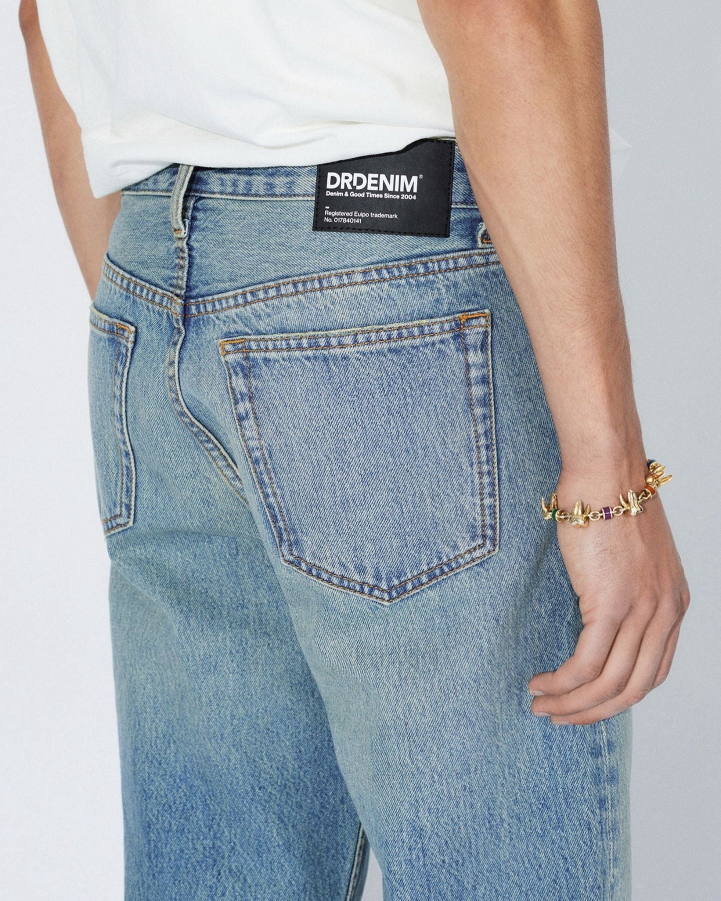 Dash Straight Jeans - Stream Sky Aged