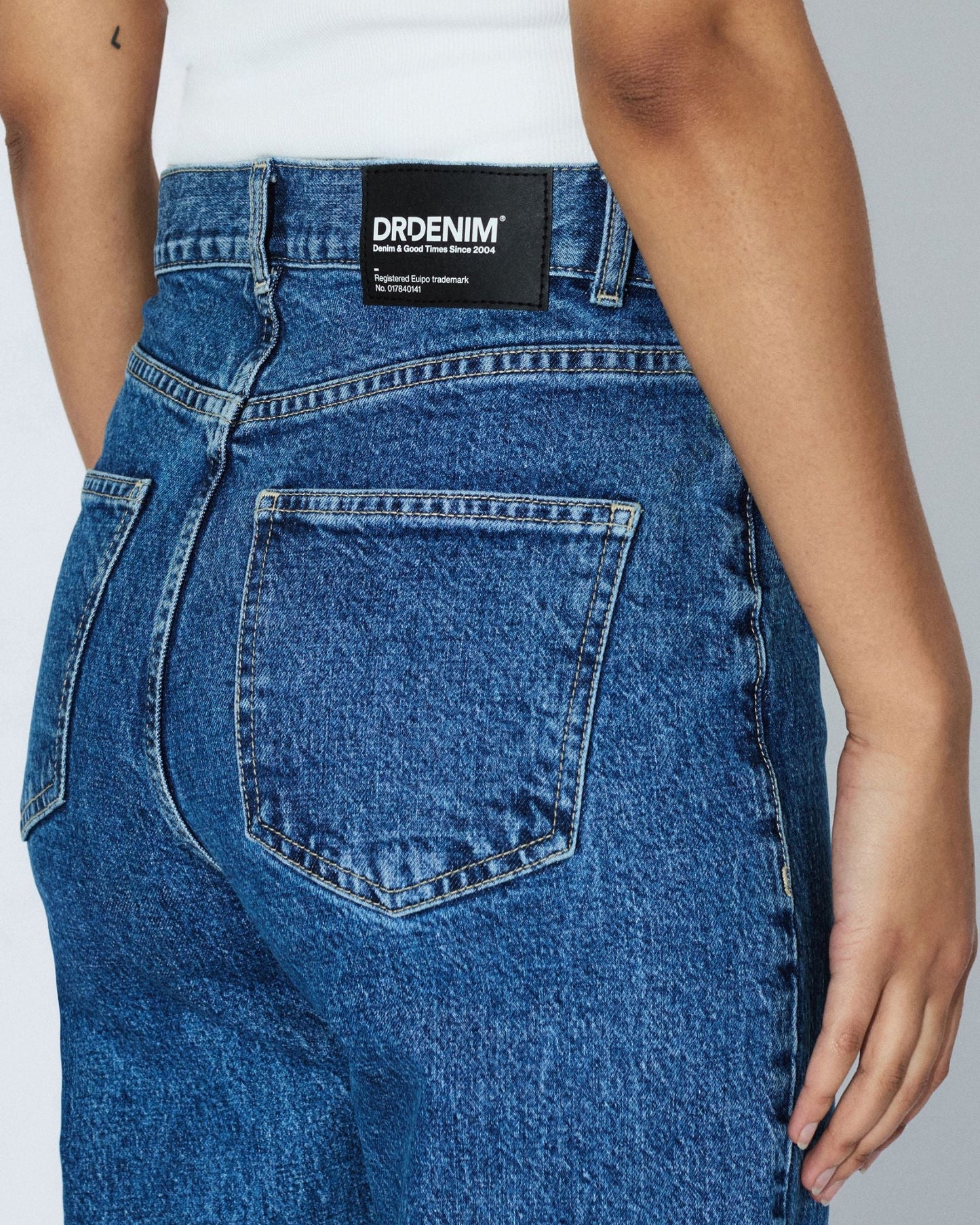 Echo High Straight Jeans - Bay Mid Retro