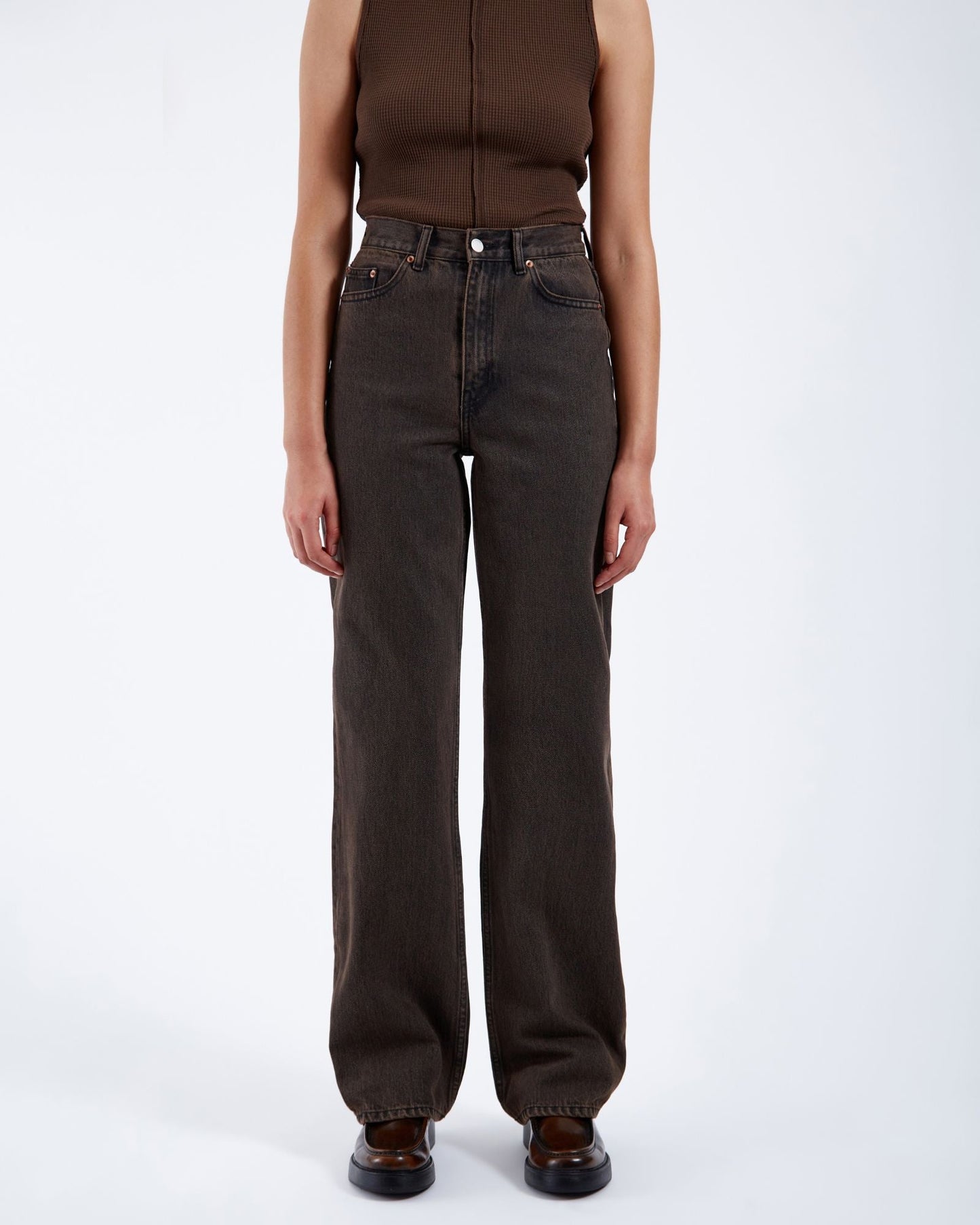 Echo High Straight Jeans PETITE - Tar Jet Brown