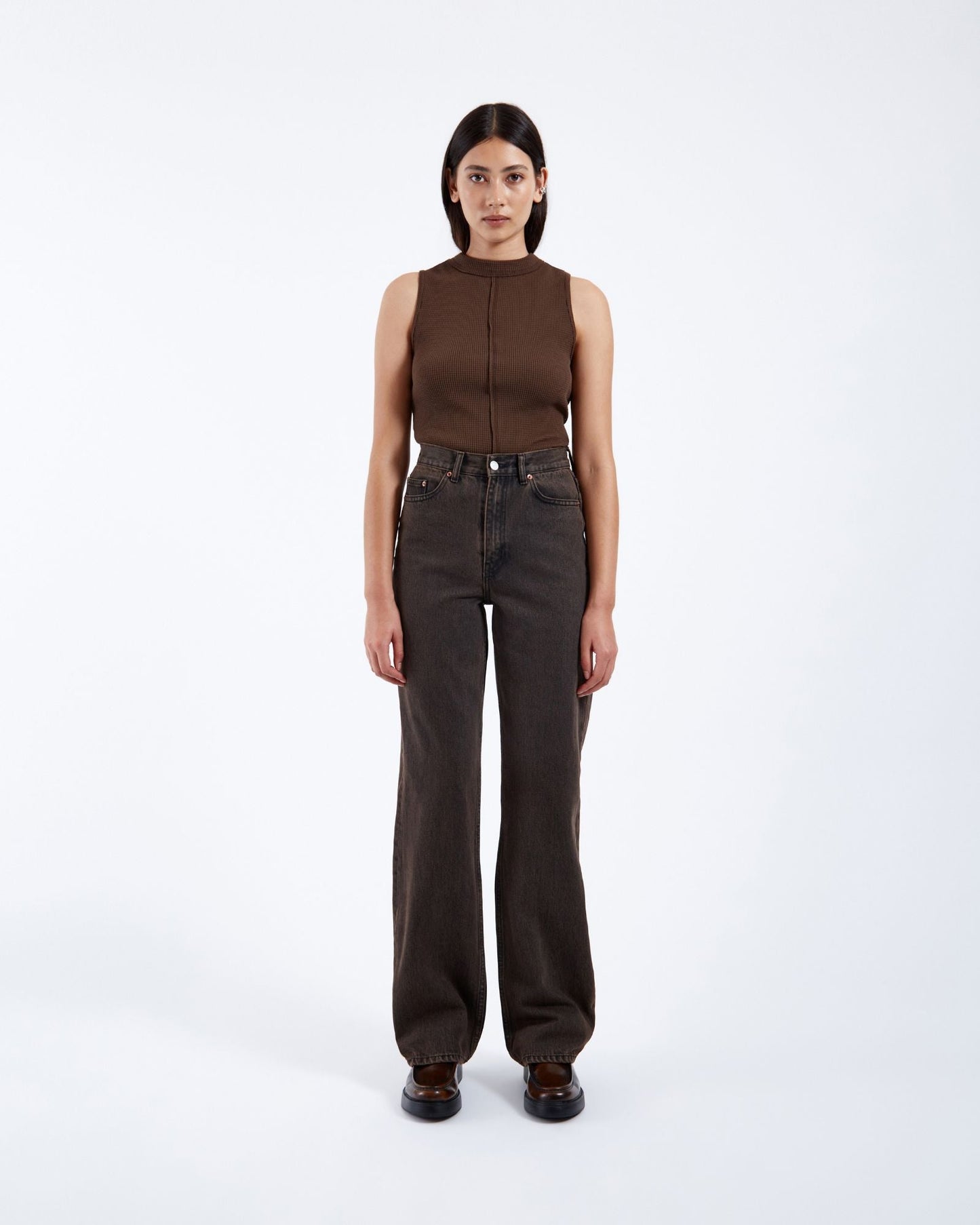 Echo High Straight Jeans PETITE - Tar Jet Brown