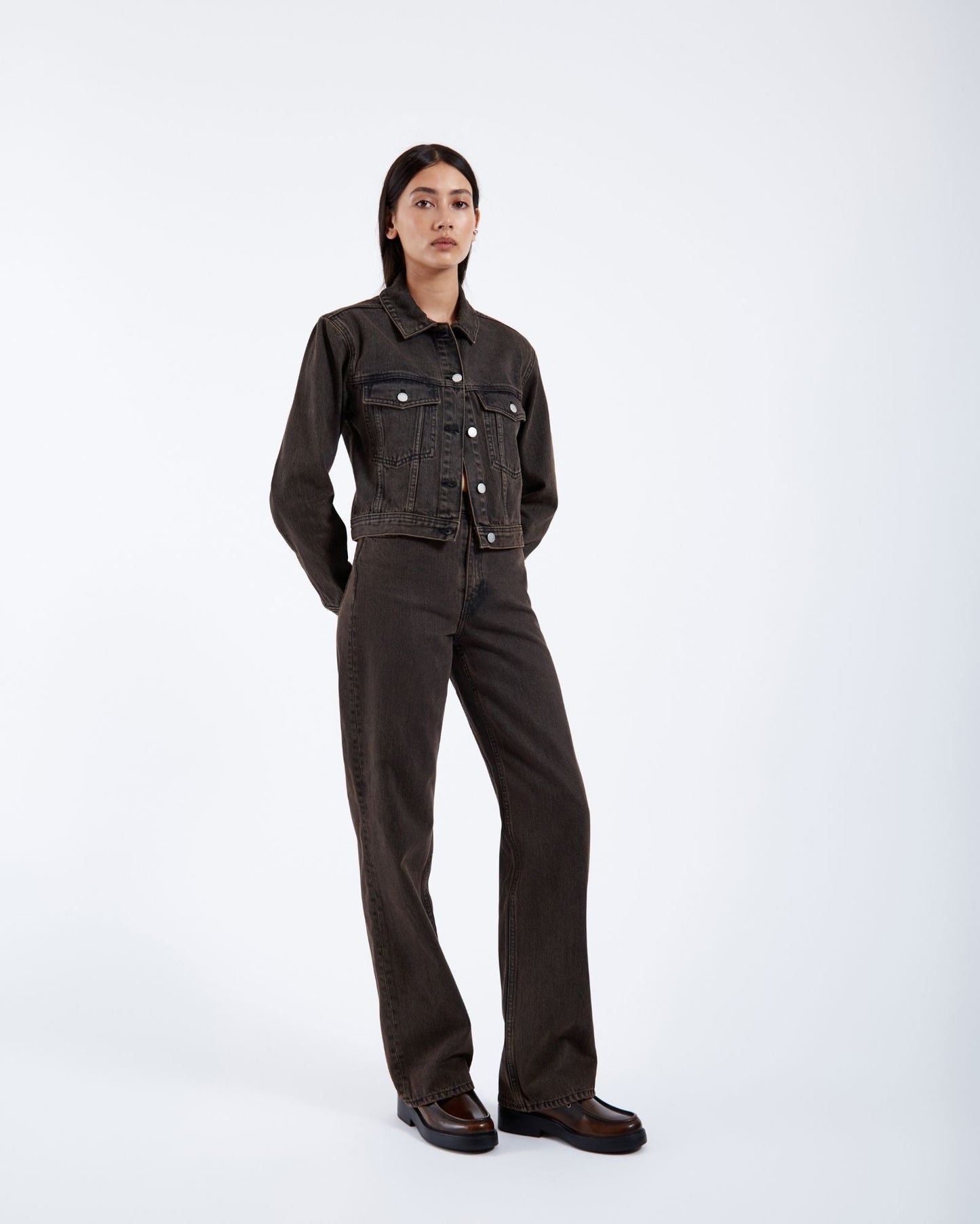 Echo High Straight Jeans PETITE - Tar Jet Brown