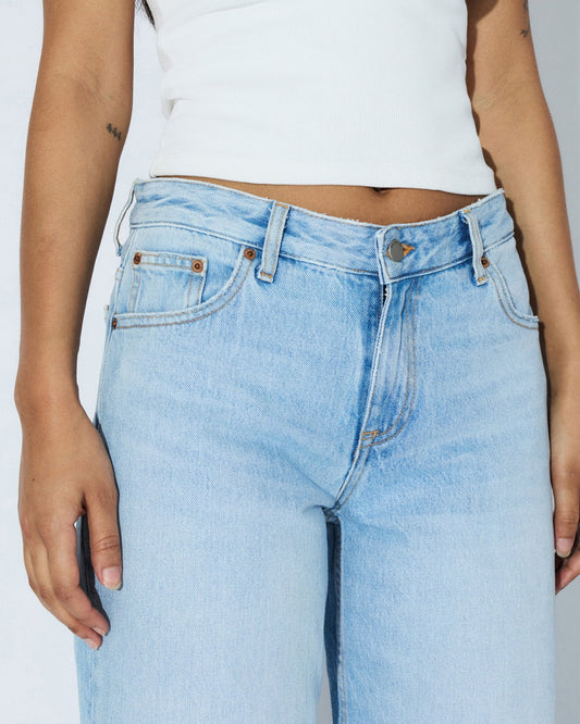 Hill Low Relaxed Jeans- Stream Light Fade