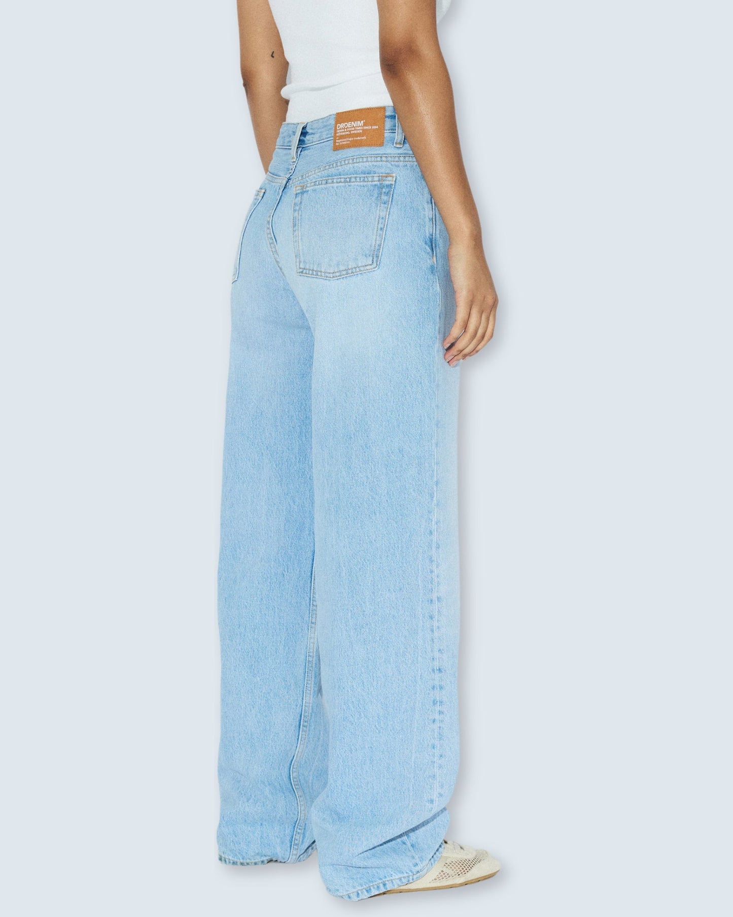 Hill Low Relaxed Jeans  PETITE - Stream Light Fade