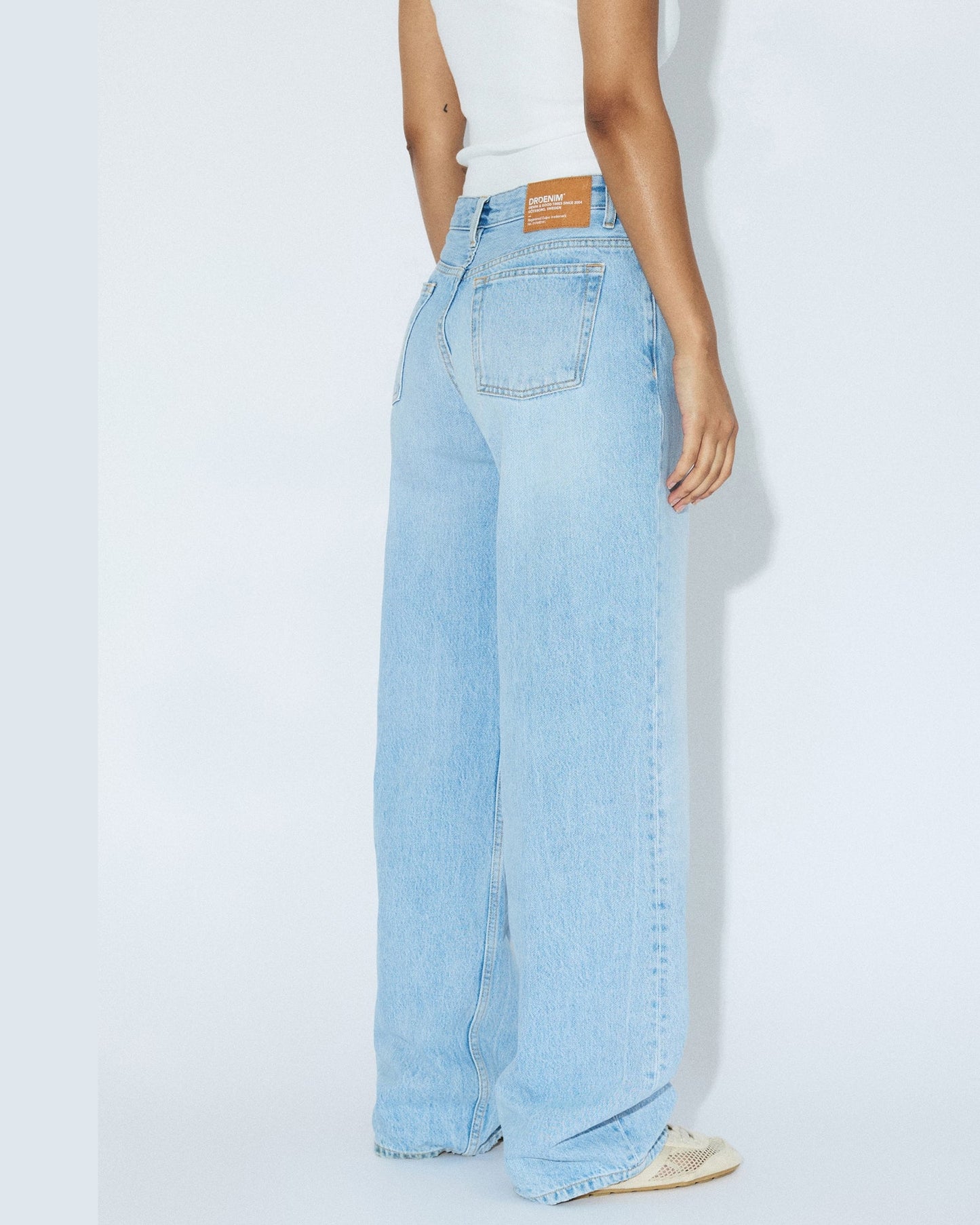 Hill Low Relaxed Jeans  PETITE - Stream Light Fade