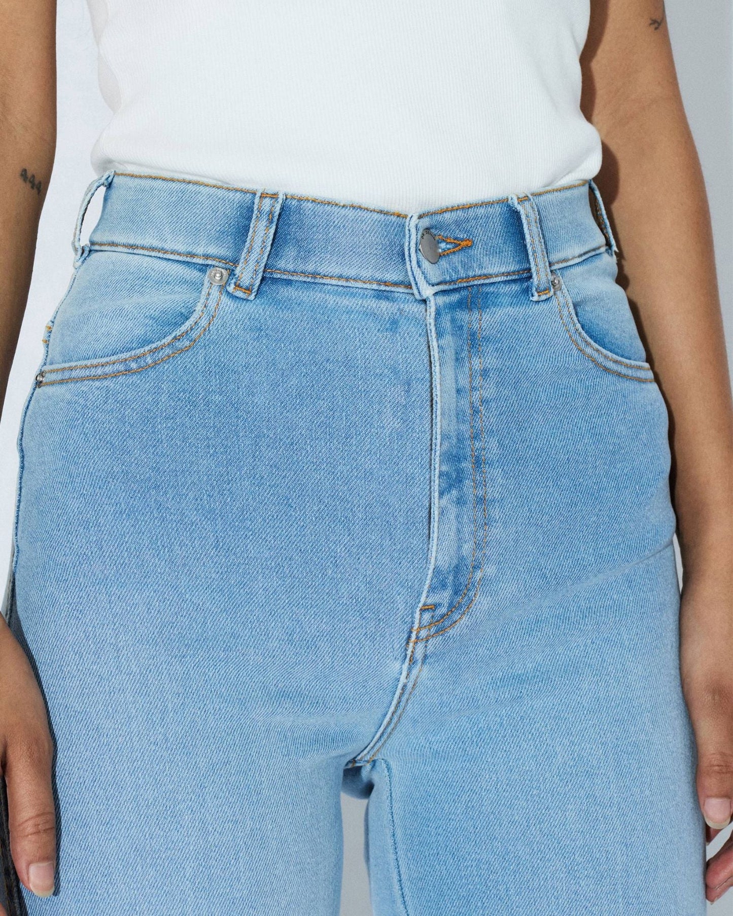 Moxy High Straight Jeans - Cape Pale Shade