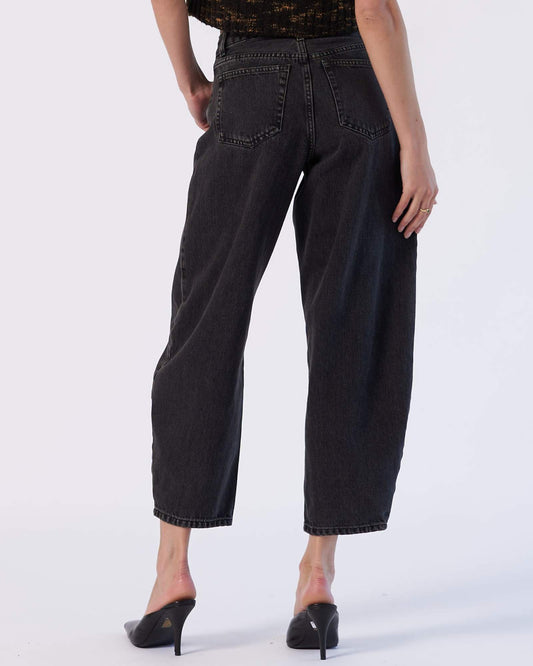 Nanci Barrel Jeans PETITE - Aged Black