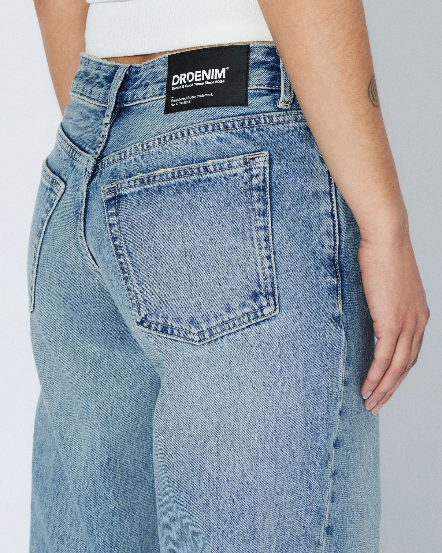 Nika Mid Straight Jeans - Drift Light Used