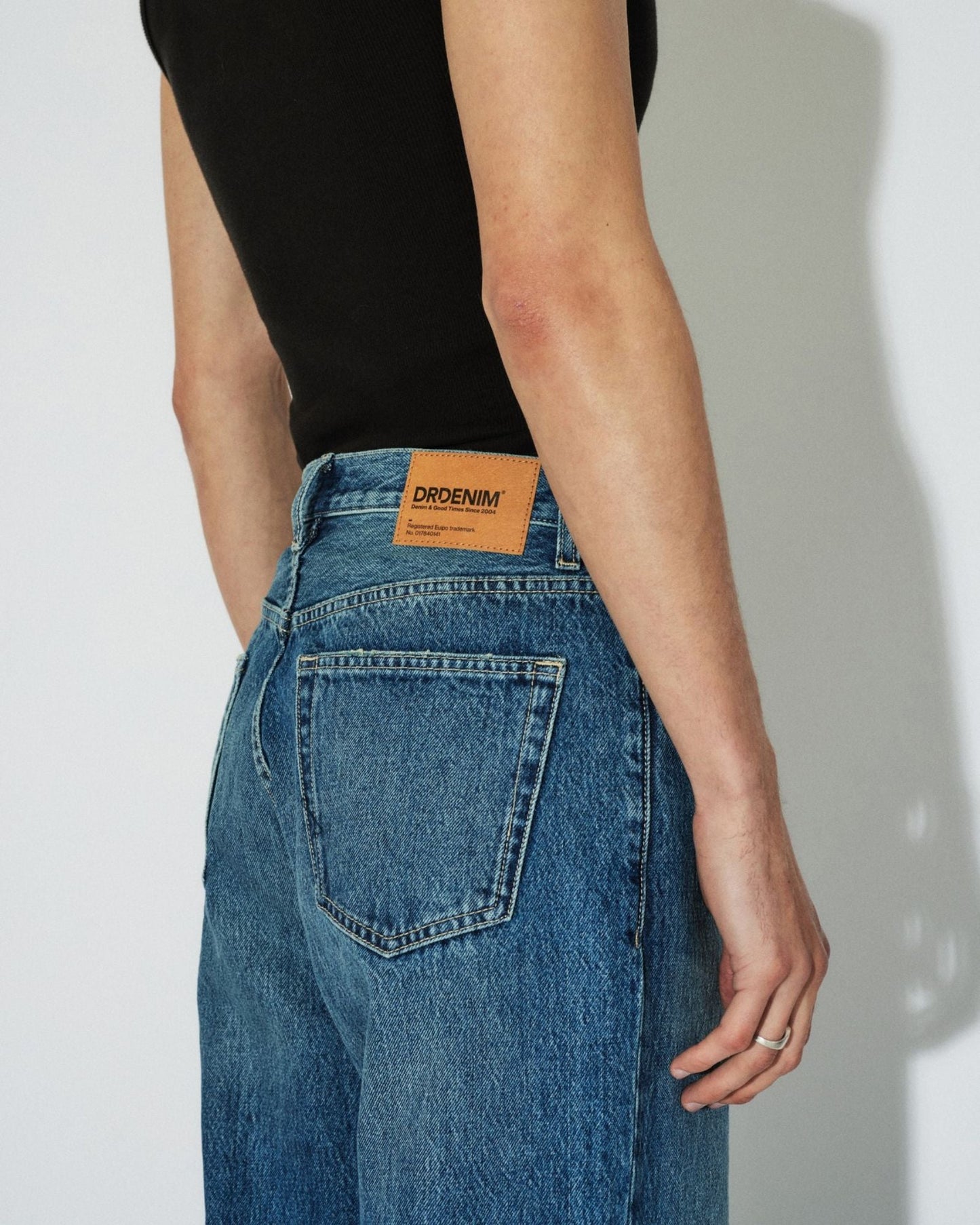 Omar Relaxed Jeans - Drift Mid Used