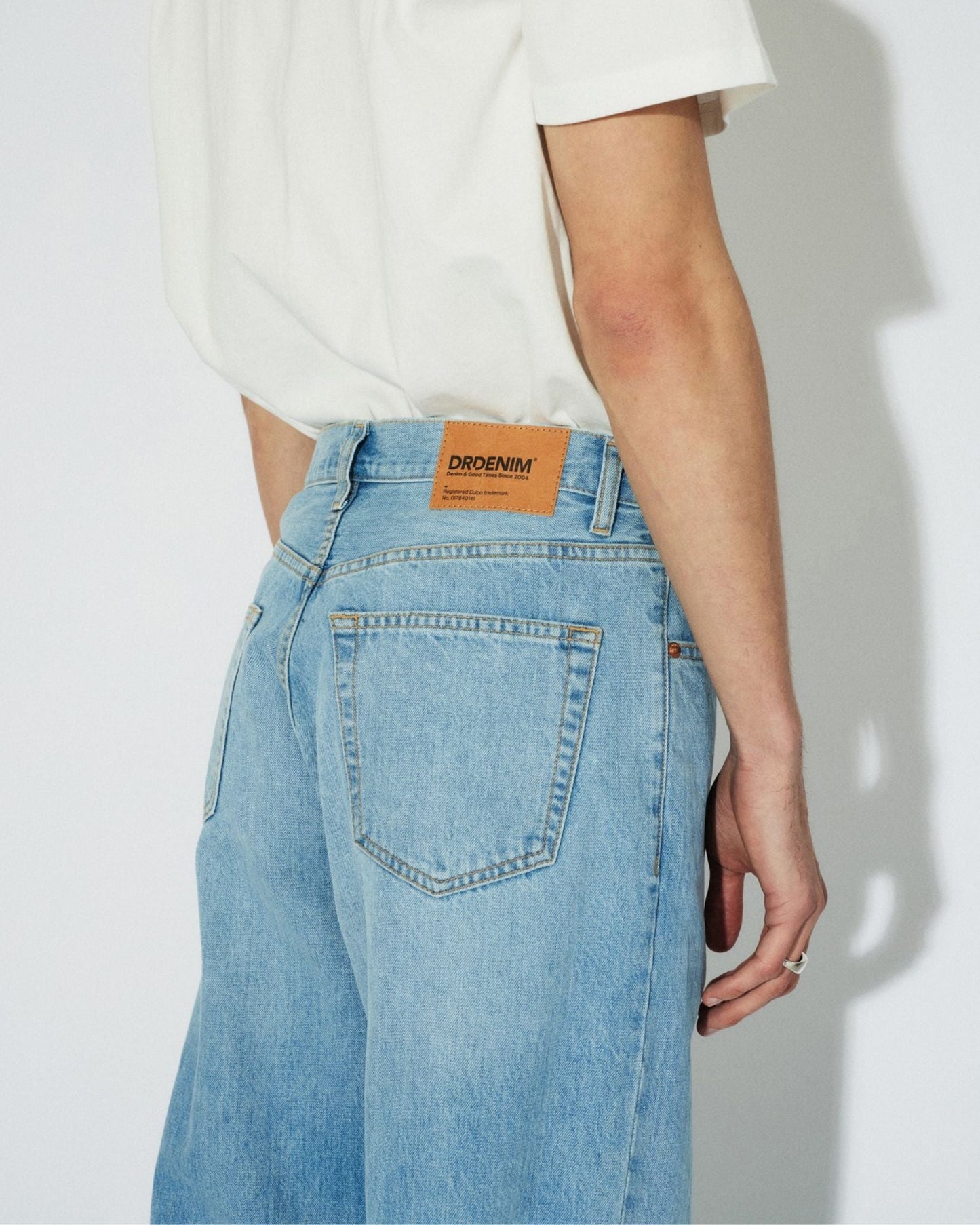 Omar Relaxed Jeans - Haze Light Used