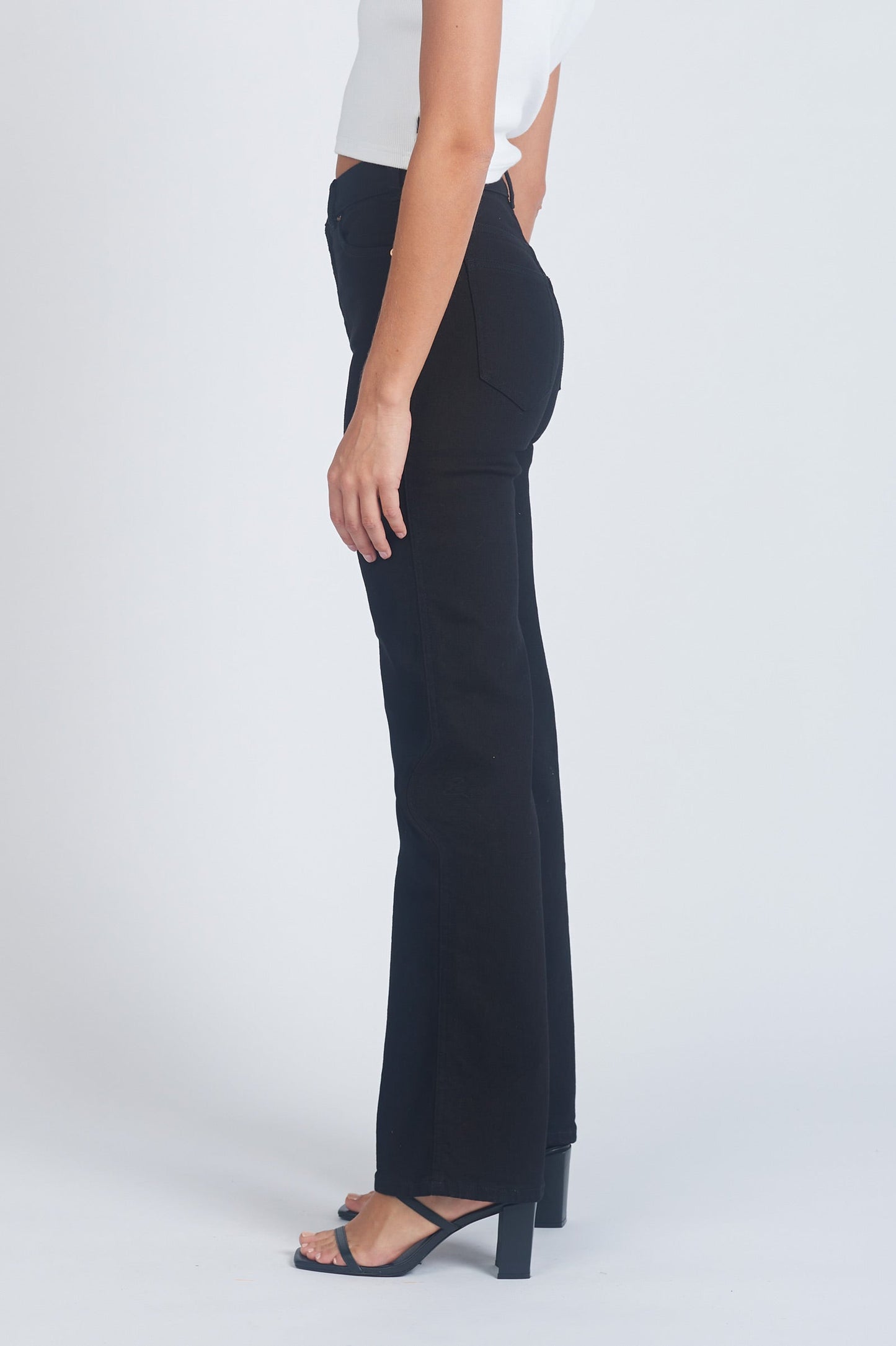 Moxy High Straight Jeans - Solid Black