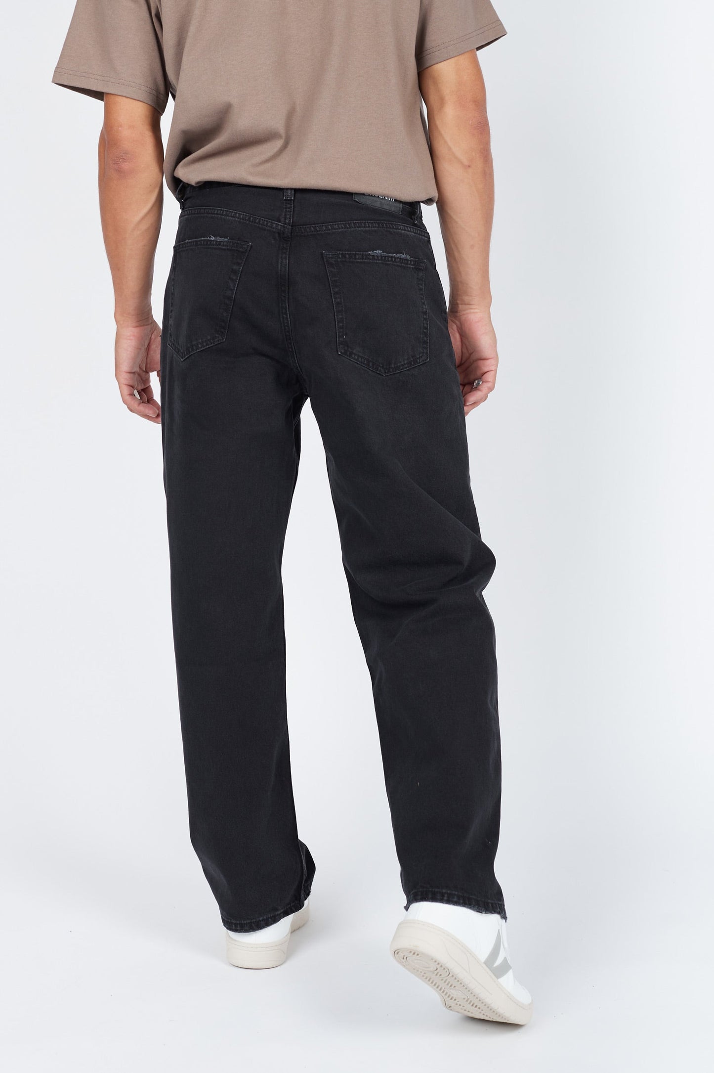 Omar Relaxed Jeans  - Worn Black